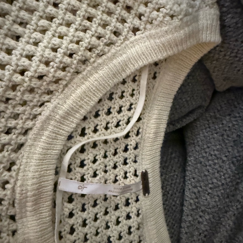 Cozy Knit Sweater with Patterned Yoke - Picture 4 of 6